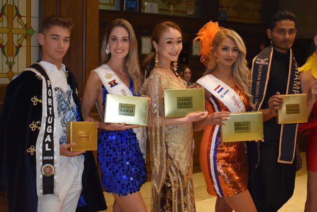Парфюмни комплекти REFAN GOLD COLLECTION зарадваха участниците в престижния конкурс Super Model Universe 2019